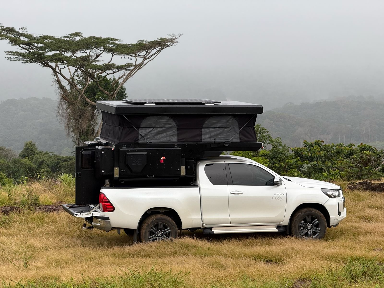 Pick-up et cellule camping — location de voiture en Guyane avec Ecodrivy